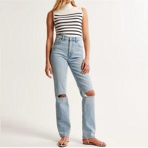 Abercrombie & Fitch Ultra High Rise 90s Straight Jean Distressed Size 28 / 6